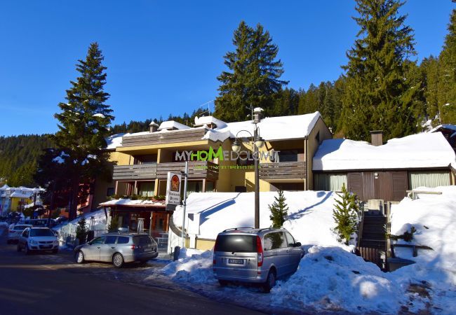 Apartment in Madonna di Campiglio - MIRALAGO 04 APPARTAMENTO MhD Apartment in Madonna di Campiglio - MIRALAGO 04 APPARTAMENTO MhD
