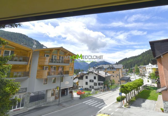 Apartment in Madonna di Campiglio - MIRALAGO 04 APPARTAMENTO MhD Apartment in Madonna di Campiglio - MIRALAGO 04 APPARTAMENTO MhD