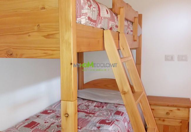 chalet-brenta-dolomites-room-bunkbed-holiday-myhome-dolomiti Holiday-apartment-rent-Madonna-di-Campiglio-Myhome-Dolomiti