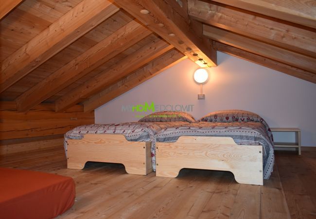 chalet-brenta-dolomites-mezzanine-holiday-myhome-dolomiti Holiday-apartment-rent-Madonna-di-Campiglio-Myhome-Dolomiti