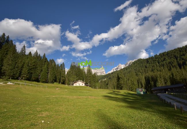 Chalet in Madonna di Campiglio - CHALET BRENTA DOLOMITES Chalet in Madonna di Campiglio - CHALET BRENTA DOLOMITES