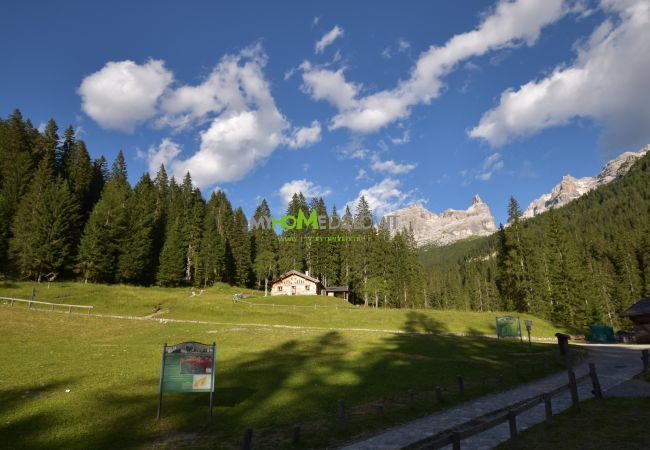 Chalet in Madonna di Campiglio - CHALET BRENTA DOLOMITES Chalet in Madonna di Campiglio - CHALET BRENTA DOLOMITES