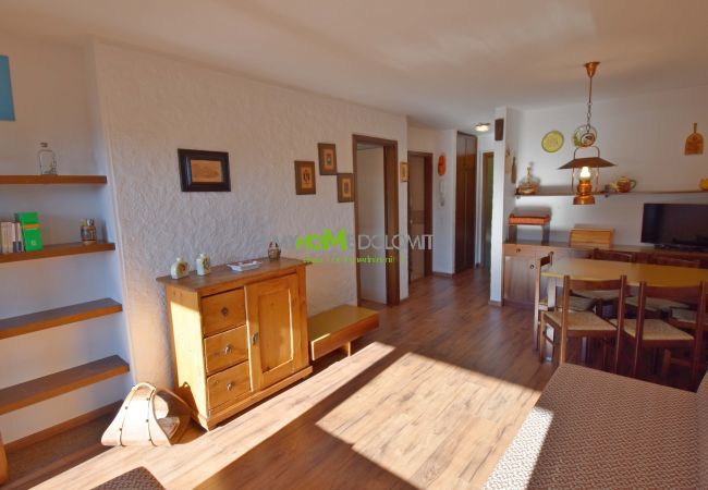 Nardis 205 holiday apartment in Campiglio living area Nardis 205 holiday apartment in Campiglio living area