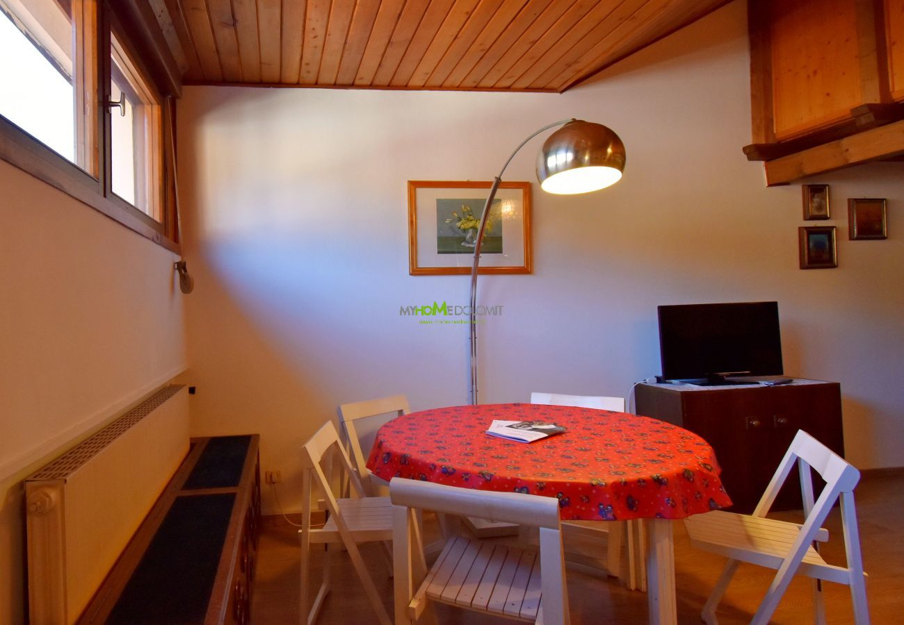 Apartment in Madonna di Campiglio - MENEGHINI MANSARDA CENTRALE MhD Apartment in Madonna di Campiglio - MENEGHINI MANSARDA CENTRALE MhD