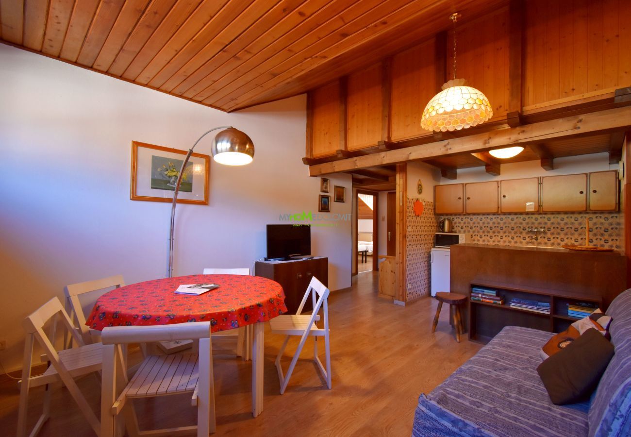Apartment in Madonna di Campiglio - MENEGHINI MANSARDA CENTRALE MhD Apartment in Madonna di Campiglio - MENEGHINI MANSARDA CENTRALE MhD