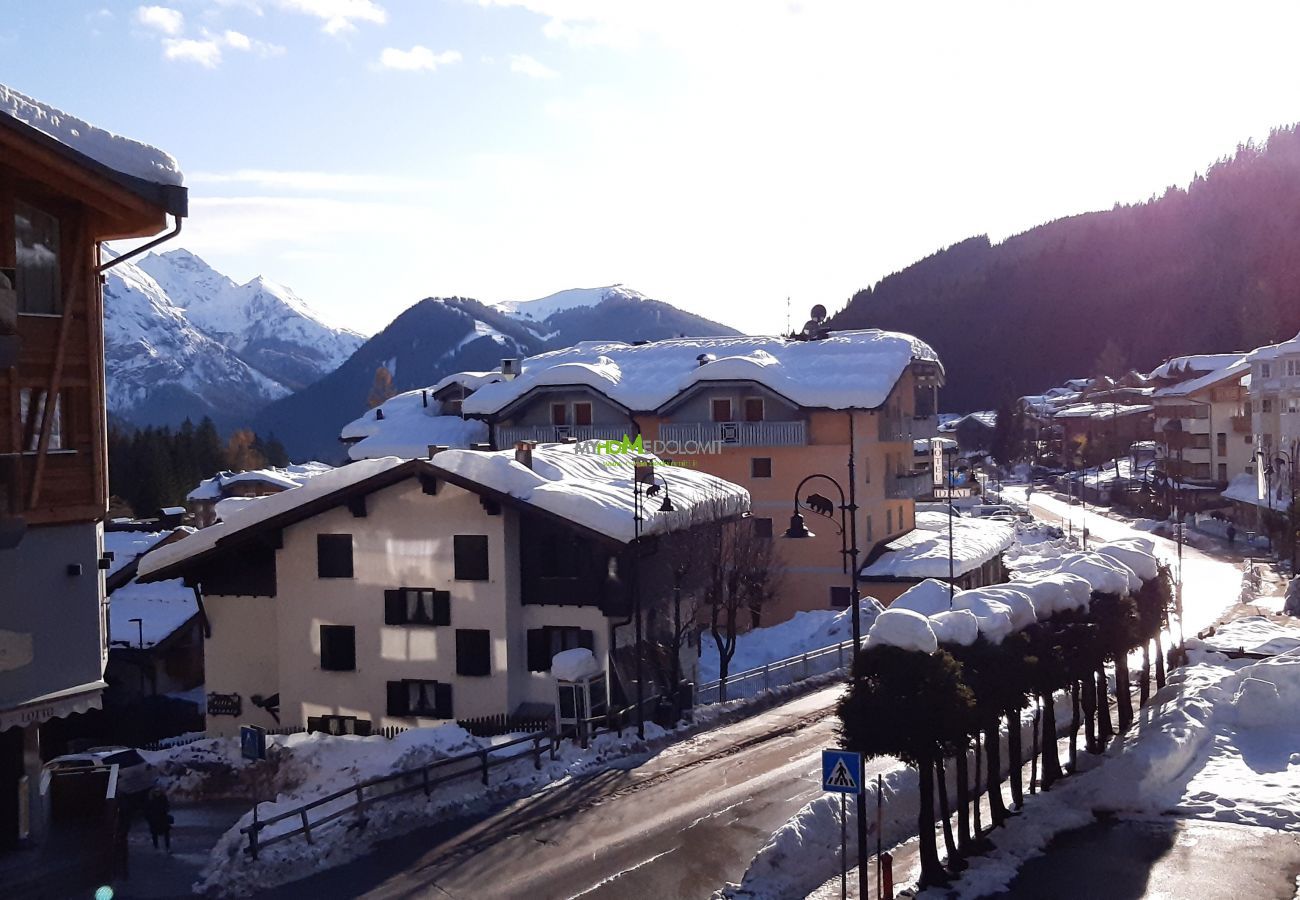 Apartment in Madonna di Campiglio - MIRALAGO 04 APPARTAMENTO MhD Apartment in Madonna di Campiglio - MIRALAGO 04 APPARTAMENTO MhD