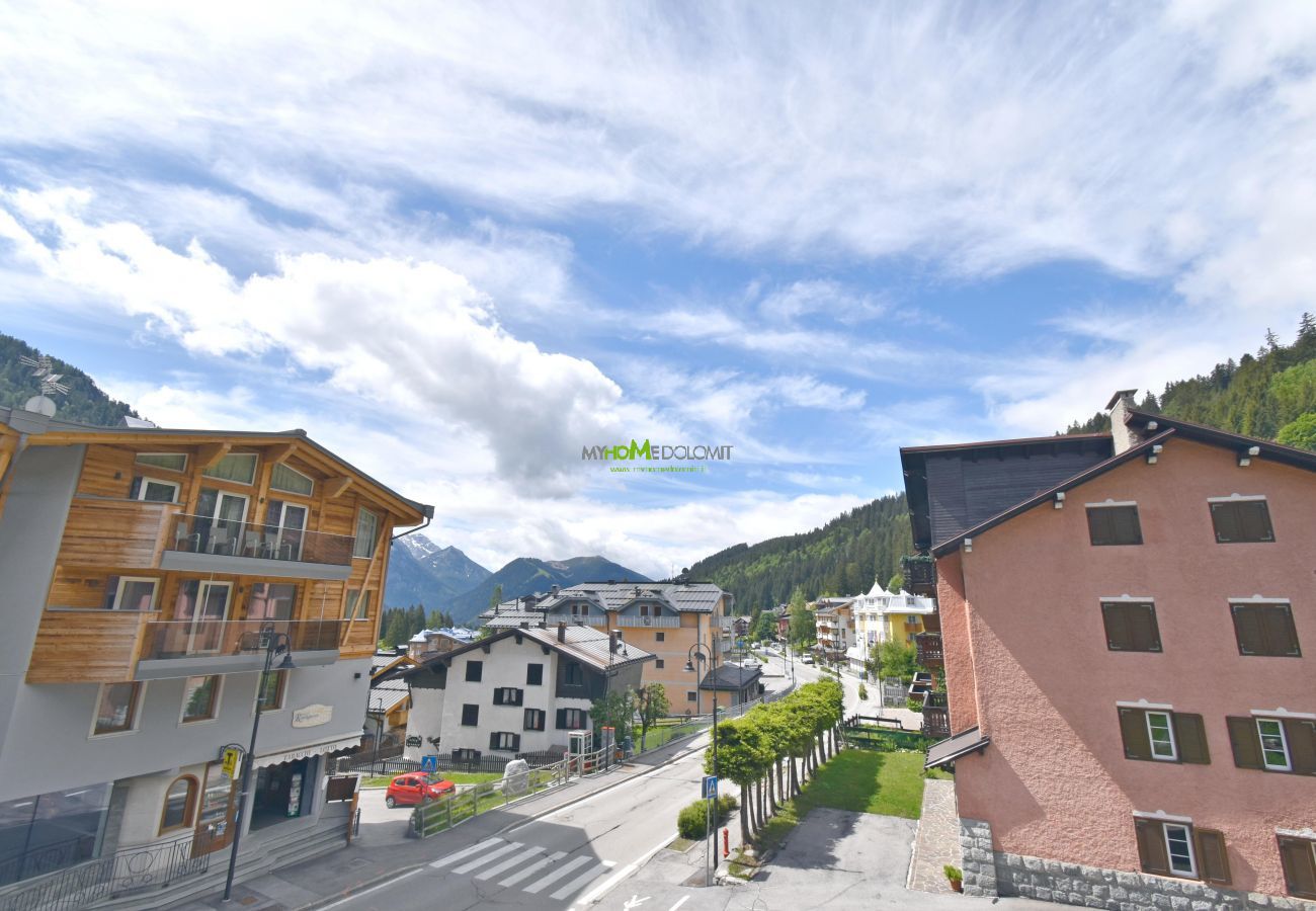 Apartment in Madonna di Campiglio - MIRALAGO 04 APPARTAMENTO MhD Apartment in Madonna di Campiglio - MIRALAGO 04 APPARTAMENTO MhD