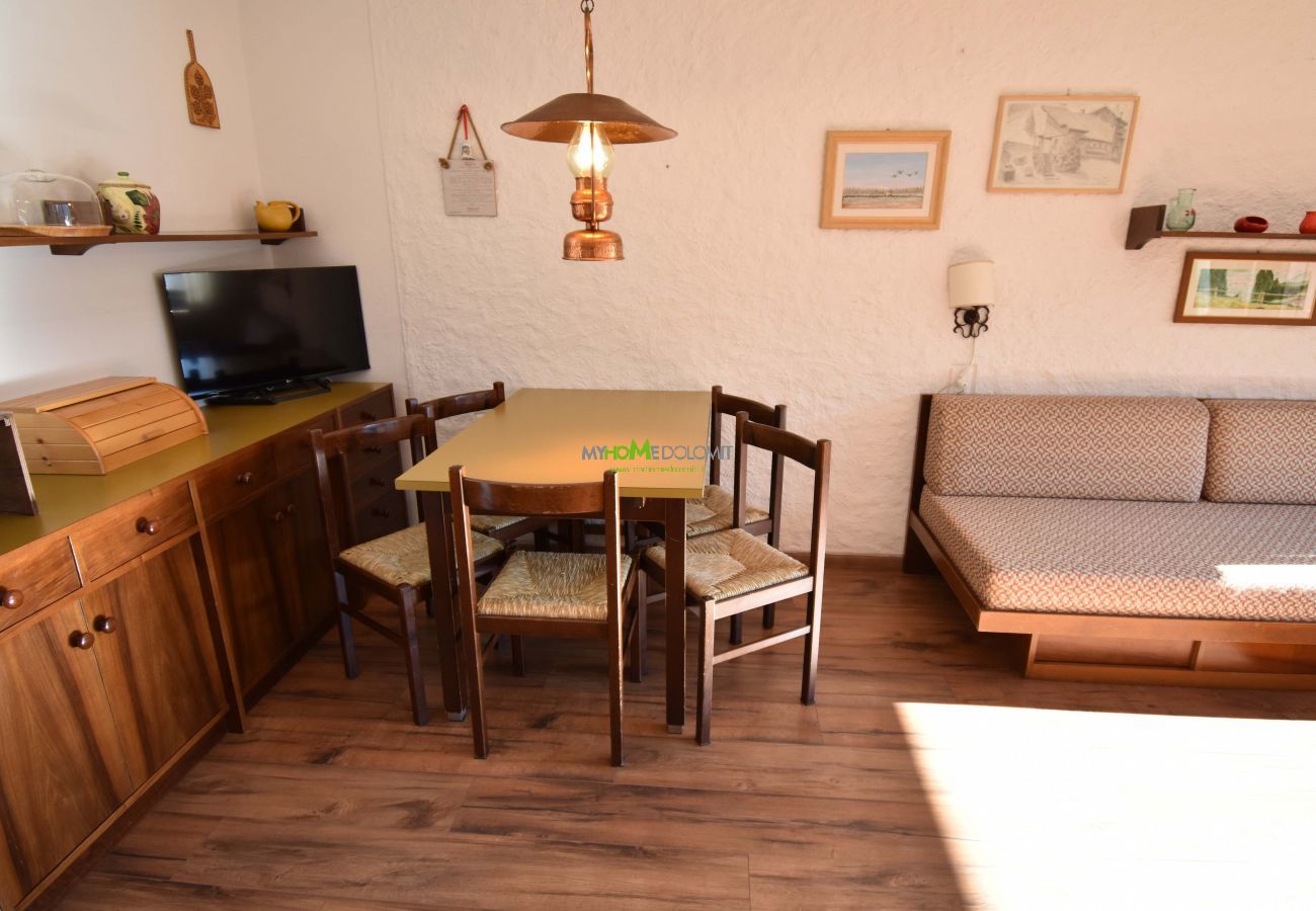 Nardis 205 holiday apartment in Campiglio living area Nardis 205 holiday apartment in Campiglio living area