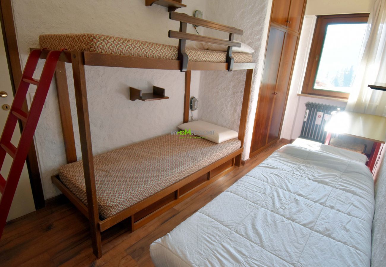 Nardis 205 holiday apartment in Campiglio - sleeping area Nardis 205 holiday apartment in Campiglio - sleeping area