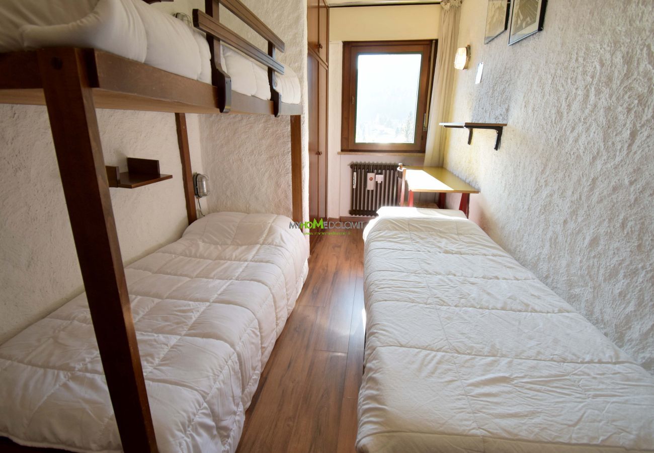 Nardis 205 holiday apartment in Campiglio - sleeping area Nardis 205 holiday apartment in Campiglio - sleeping area