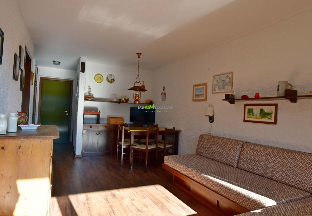 Nardis 205 holiday apartment in Campiglio living area Nardis 205 holiday apartment in Campiglio living area