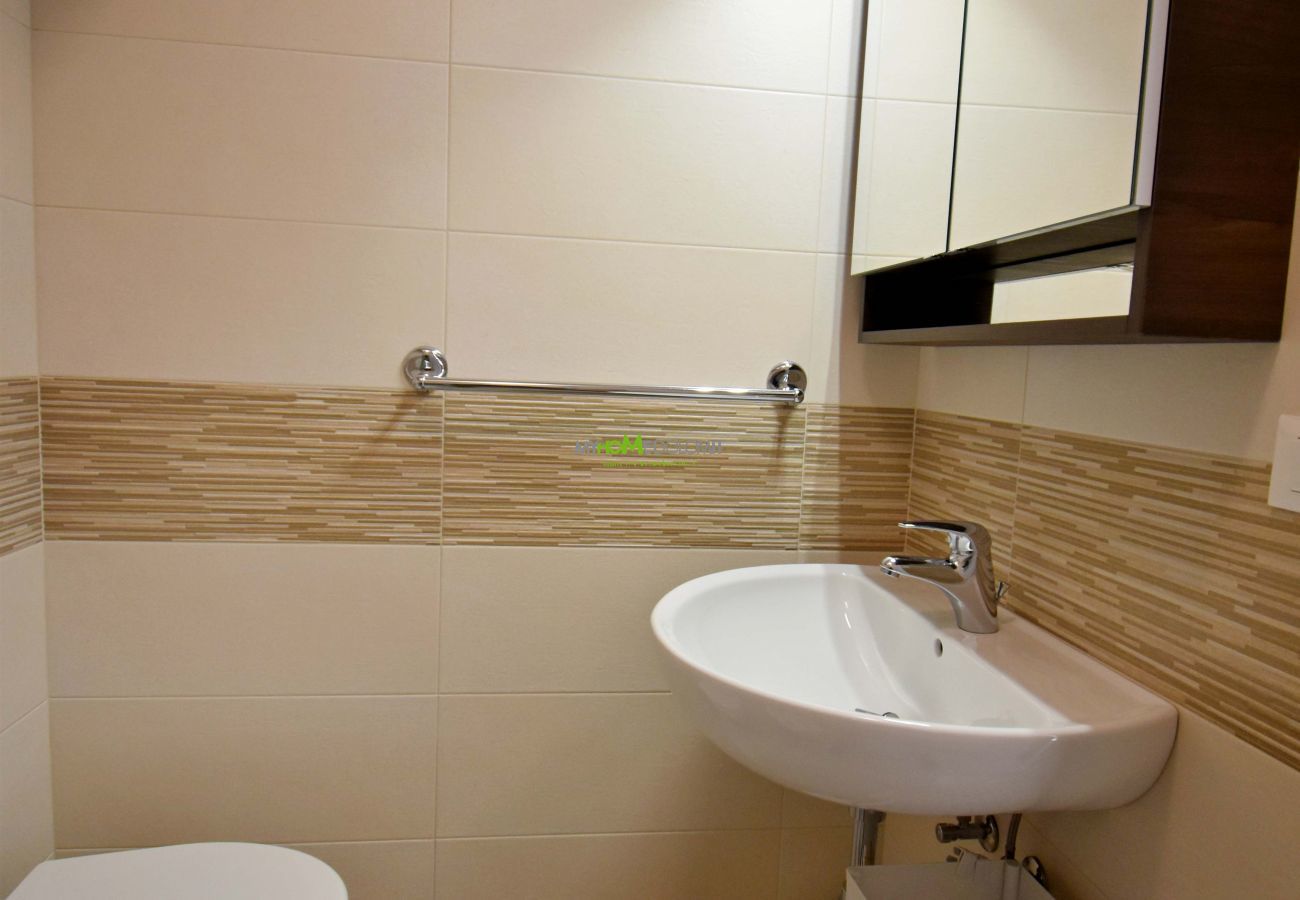 Nardis 205 holiday apartment in Madonna di Campiglio - bathroom Nardis 205 holiday apartment in Madonna di Campiglio - bathroom