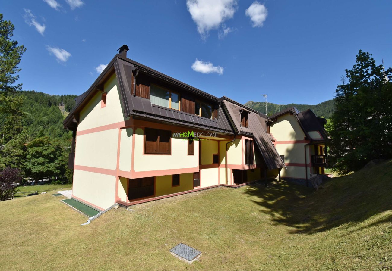 Apartment in Madonna di Campiglio - CACCIATORA Alpine Apartment MhD Apartment in Madonna di Campiglio - CACCIATORA Alpine Apartment MhD