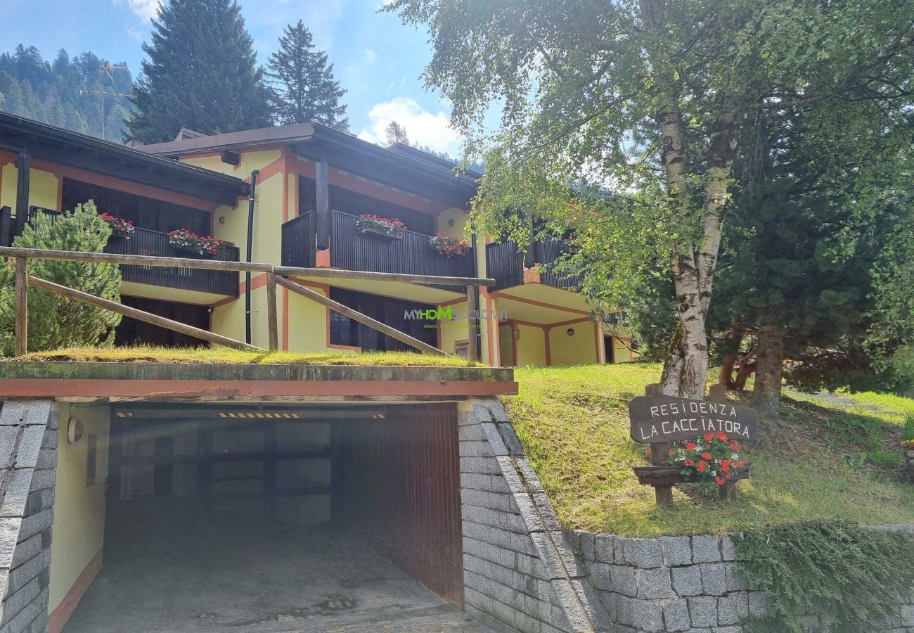 Apartment in Madonna di Campiglio - CACCIATORA Alpine Apartment MhD Apartment in Madonna di Campiglio - CACCIATORA Alpine Apartment MhD